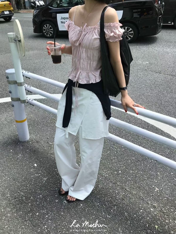 荷葉滾邊繞脖抓皺平口上衣